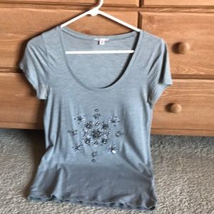 Short sleeve embellished top.